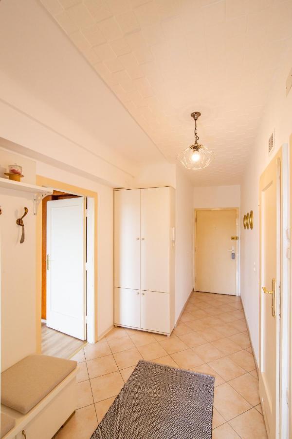 Best Rated Central Apartment Vienna - Ac, Wifi, 24H7Days Self Check-In, Board Games, Netflix Zewnętrze zdjęcie