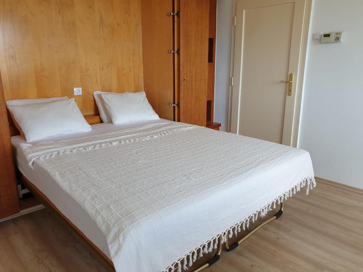 Best Rated Central Apartment Vienna - Ac, Wifi, 24H7Days Self Check-In, Board Games, Netflix Zewnętrze zdjęcie