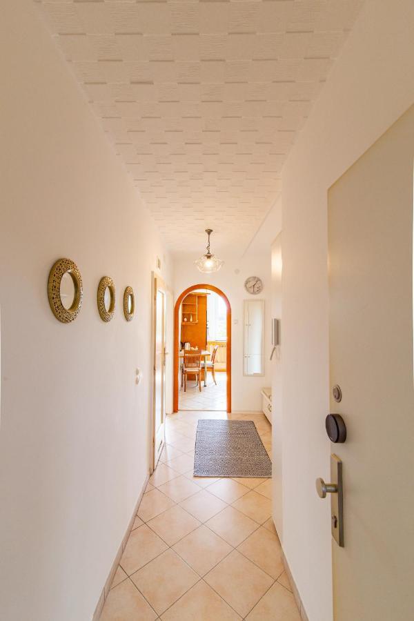 Best Rated Central Apartment Vienna - Ac, Wifi, 24H7Days Self Check-In, Board Games, Netflix Zewnętrze zdjęcie